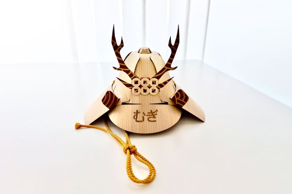 木の兜ミニ（ヒノキ）※写真はイメージです。木目や色合いは個体差があります。